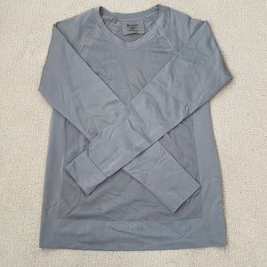 Gray Athleta Fitted workout long sleeve